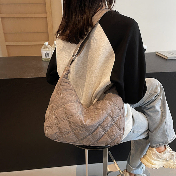Elira Stockholm™ | Puffy Axelväska