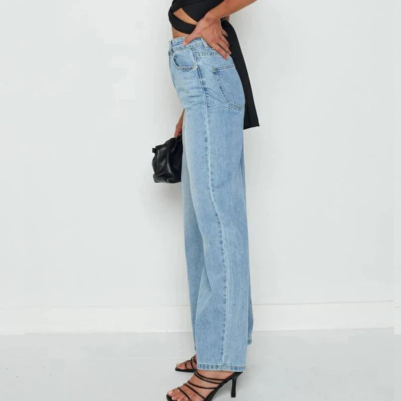Elira Stockholm™ | Mid Rise - Vid Passform Denim Jeans