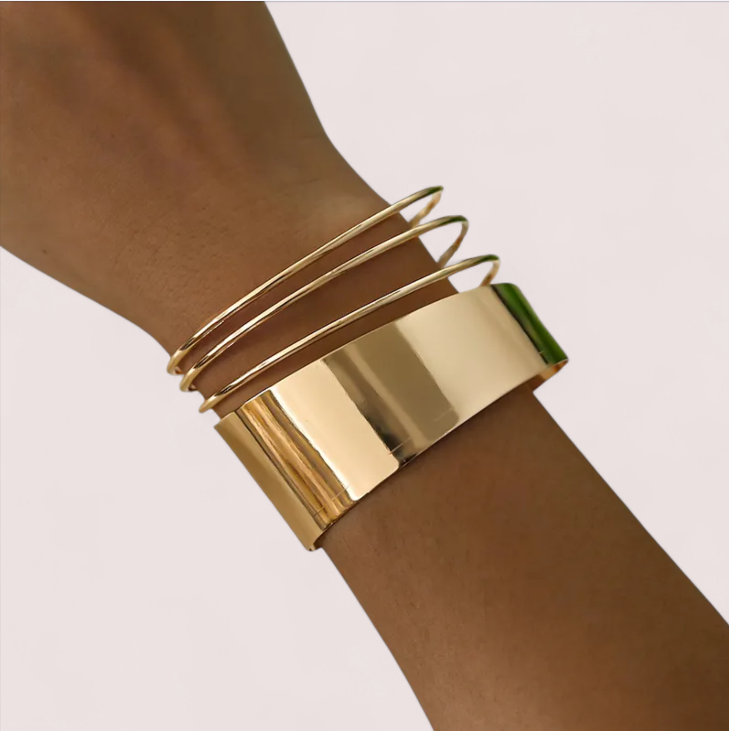 Elira Stockholm™ |  Klassisk Guld Vintage Armband